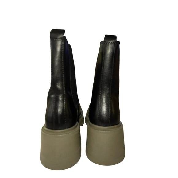 Vince Camuto Chunky Block Heel Gum Sole Combat Chelsea Ankle Boots Sz 8.5 NEW - Picture 4 of 8